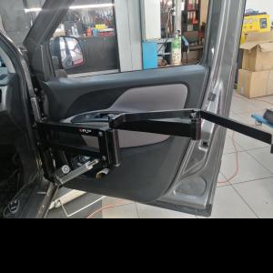 Εγκατάσταση ανυψωτήρα ατόμων KPL100 σε Fiat Doblo 2016 4 KPL100 Fiat Doblo 02