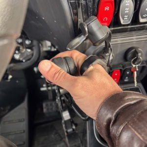 Εγκατάσταση Μοχλού πέδησης στο πάτωμα PUSH και Χειροκίνητου γκαζιού με τον αντίχειρα SATELLITE σε Buggy C Force 2020 9 SATELLITE C force 05 1