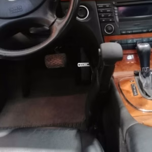 Εγκατάσταση συστήματος φρένου-γκαζιού push&pull EASY DRIVE σε Mercedes E200 2008 4 EASY DRIVE Mercedes E200 3