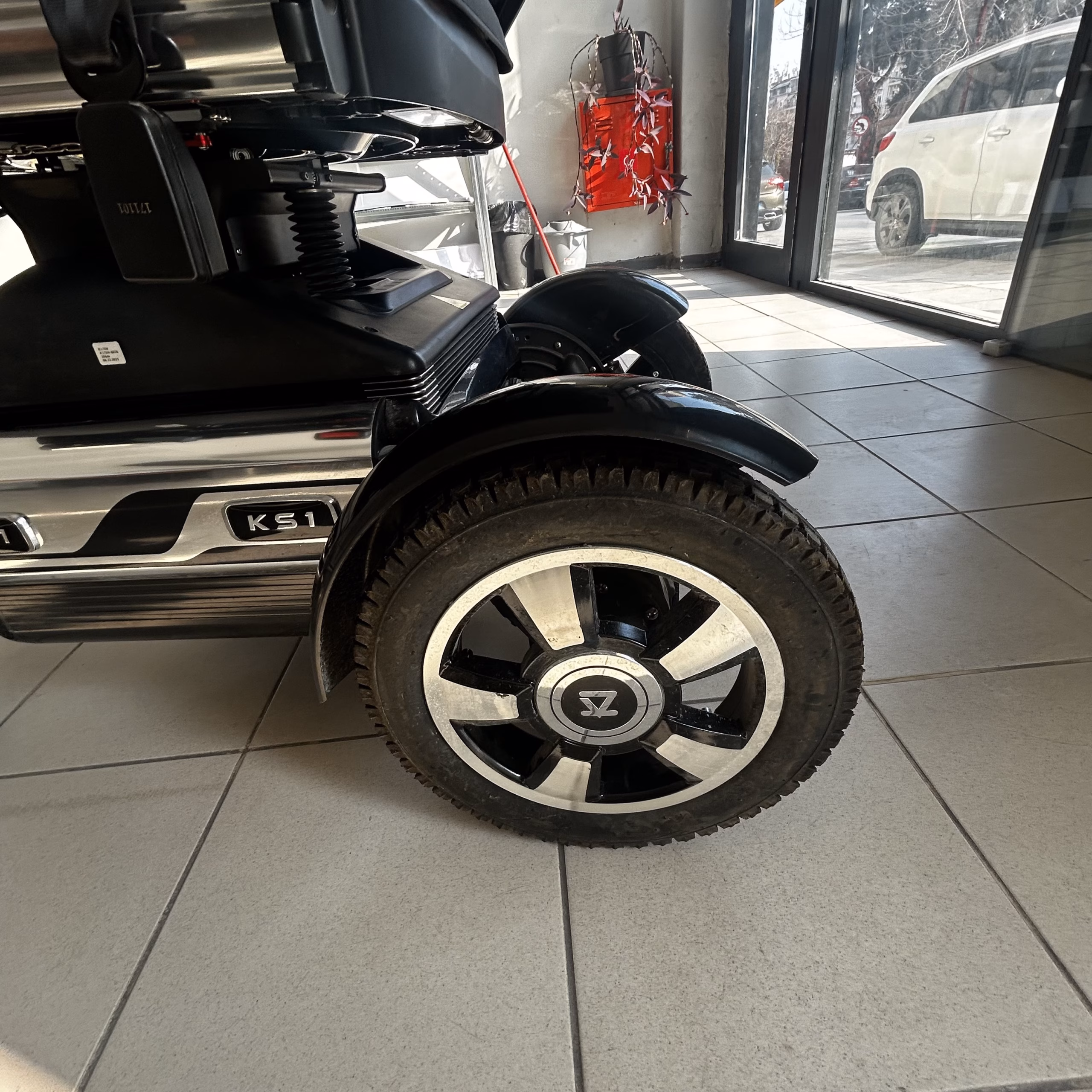 Ηλεκτροκίνητο Αναπηρικό Αμαξίδιο K170N 15 Ηλεκτροκίνητο Αναπηρικό Αμαξίδιο K170N