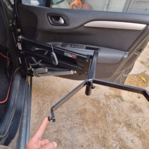 Εγκατάσταση ανυψωτήρα ατόμων KPL100 σε Citroen C4 2013 3 KPL100 Citroen C4 01